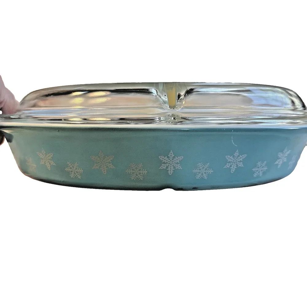 Vintage Pyrex Turquoise Snowflake 1.5 Quart Divided Casserole Dish & Clear Lid